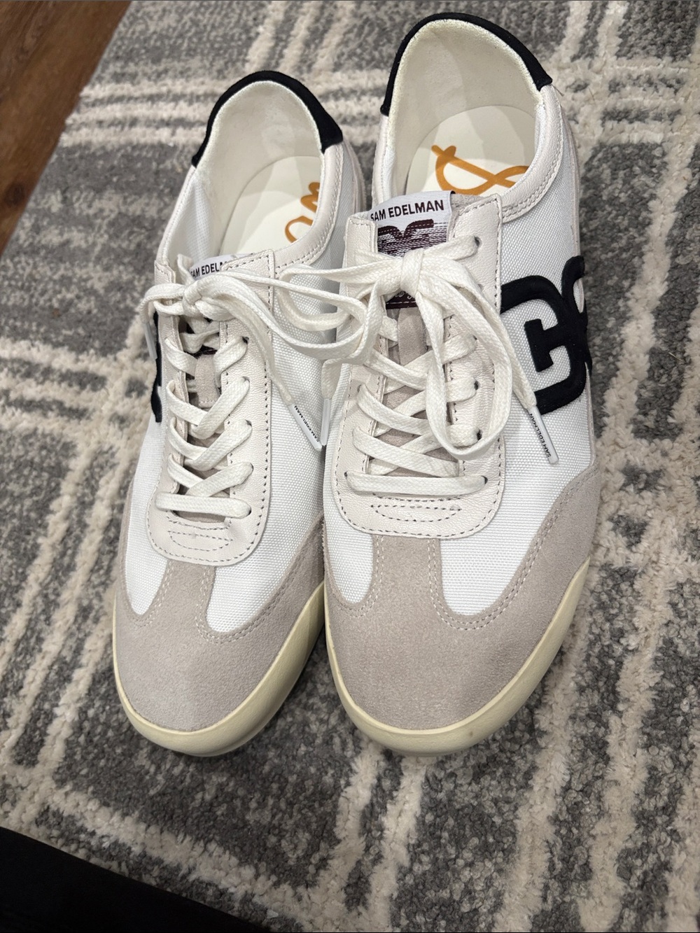 Sam Edelman Men's White & Beige Low-Top Sneakers with Black Logo